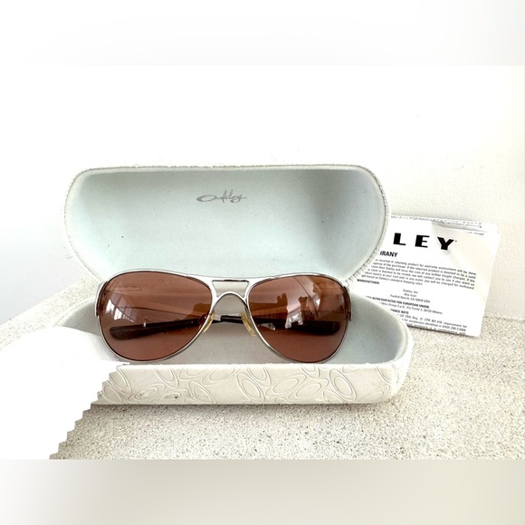 OAKLEY Women’s Aviator Sunglasses Rose Gold Lenses + Cloth & Case - Picture 13 of 16